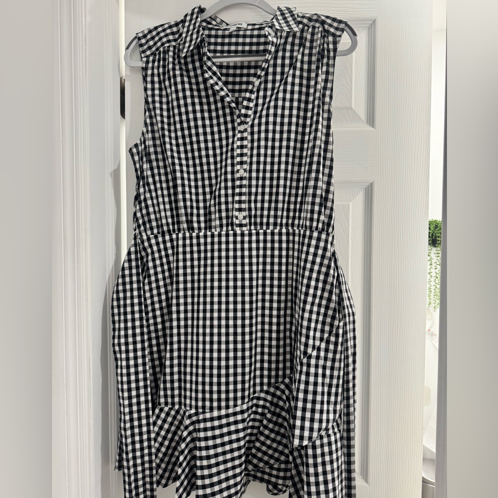 Express Dress. Black And White